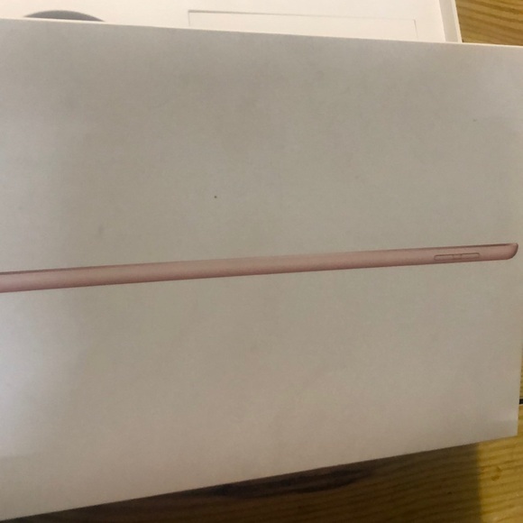 Ipad 7 generation Box - Picture 2 of 4